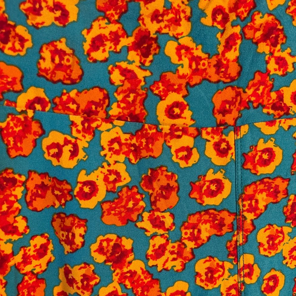 LuLaRoe floral leggings in Tall & Curvy. NEVER WORN!